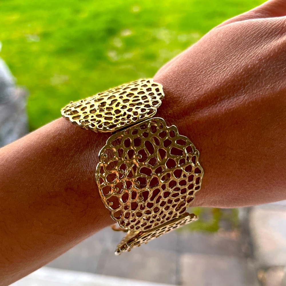 Elegant Gold Tone Filigree Bracelet